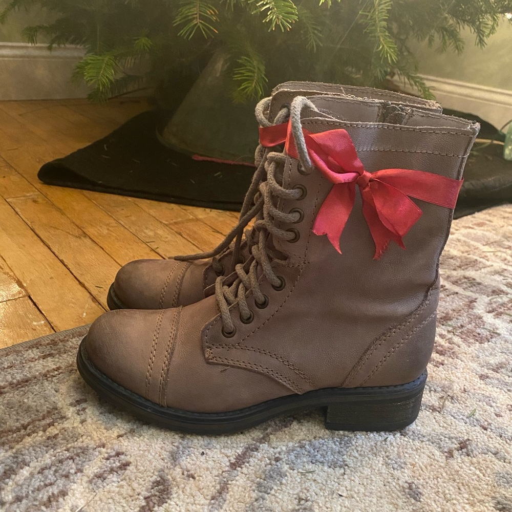 Steve Madden Combat lace up boots.